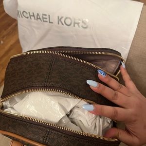 Michael Kors Authentic Bagpack
